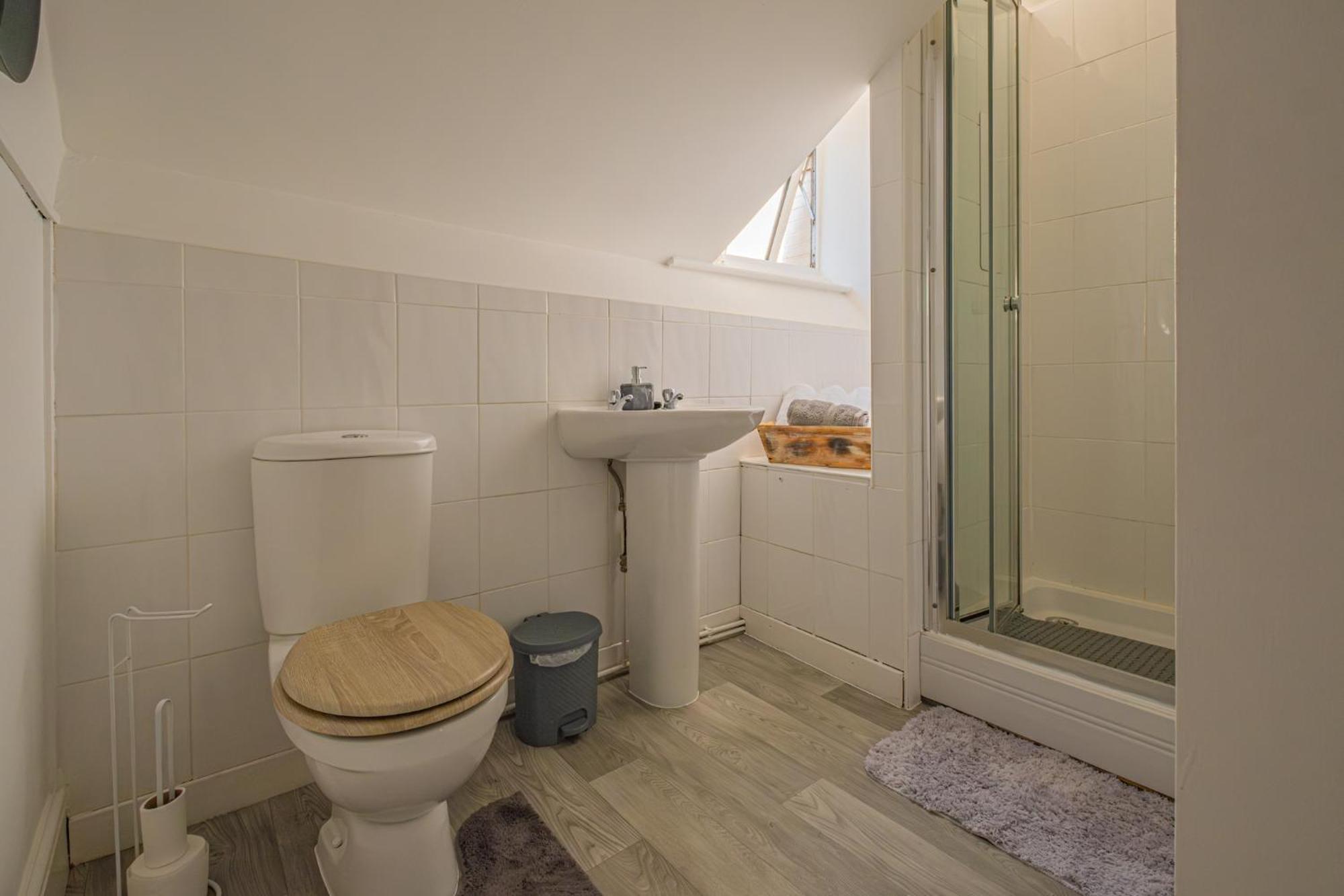 Castleview Coastal Comfort With 2 Parking Spaces Oystermouth Exterior photo