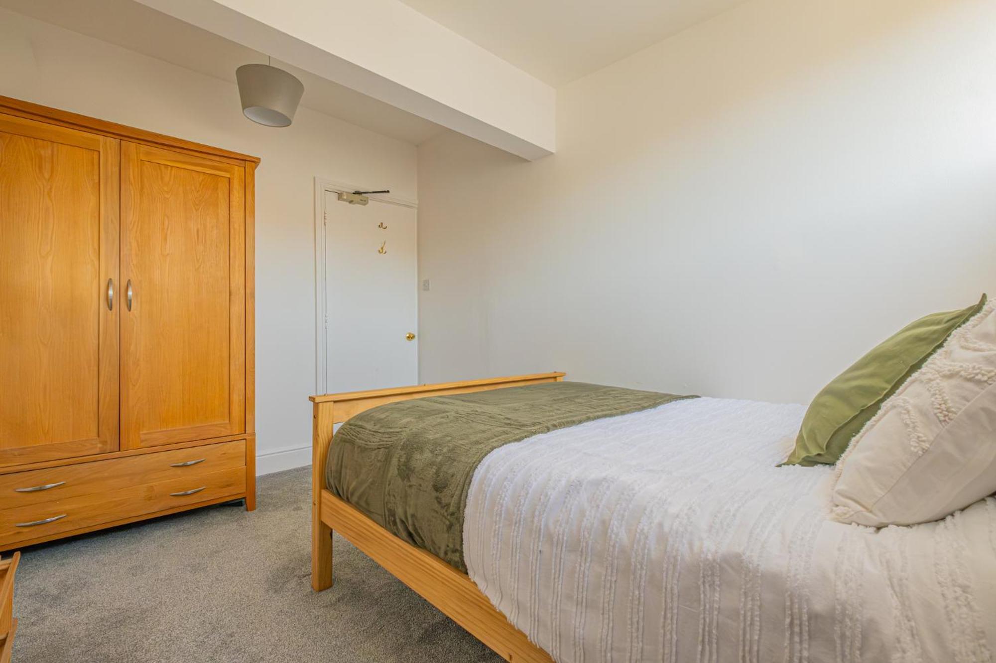 Castleview Coastal Comfort With 2 Parking Spaces Oystermouth Exterior photo