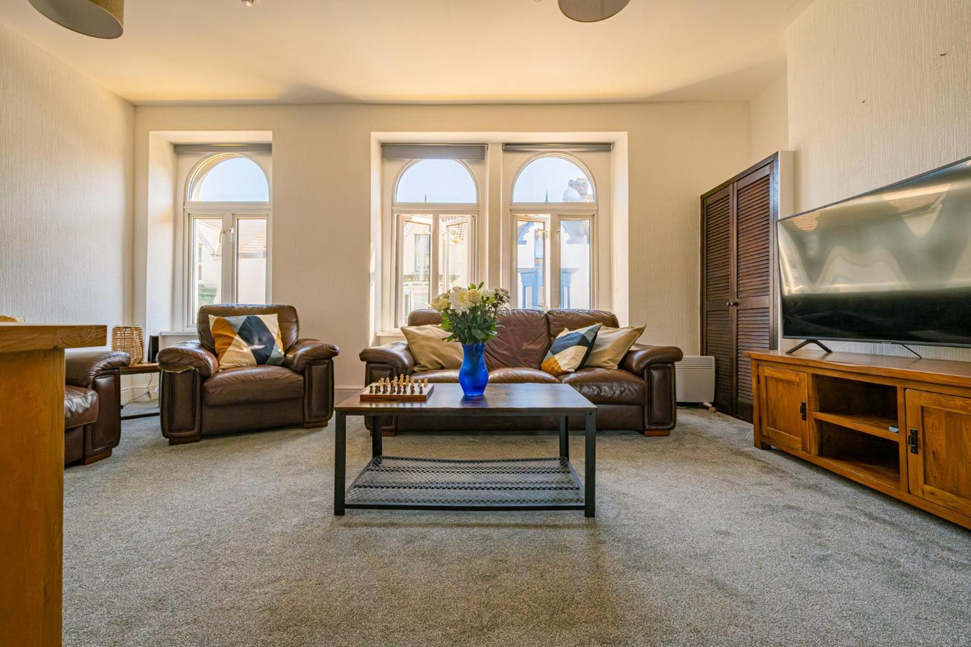 Castleview Coastal Comfort With 2 Parking Spaces Oystermouth Exterior photo